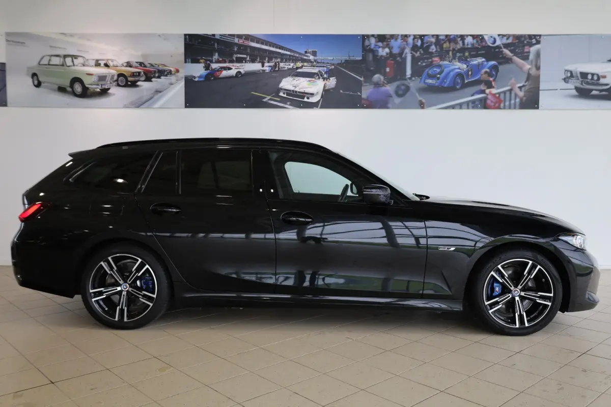 330e | M Sport Pro | Elektrisch Verstelbare Stoelen | Camera | Comfort Access | Parkeersensoren Voor en Achter| HiFi Systeem | Adaptive LED Koplampen