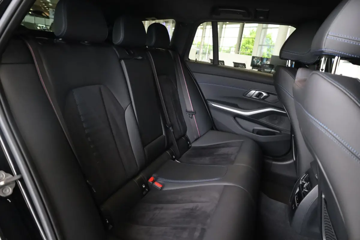 330e | M Sport Pro | Elektrisch Verstelbare Stoelen | Camera | Comfort Access | Parkeersensoren Voor en Achter| HiFi Systeem | Adaptive LED Koplampen