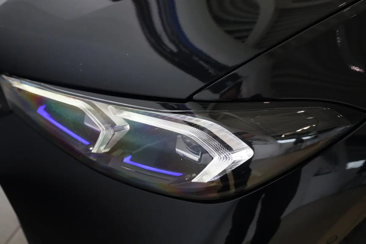 330e | M Sport Pro | Elektrisch Verstelbare Stoelen | Camera | Comfort Access | Parkeersensoren Voor en Achter| HiFi Systeem | Adaptive LED Koplampen