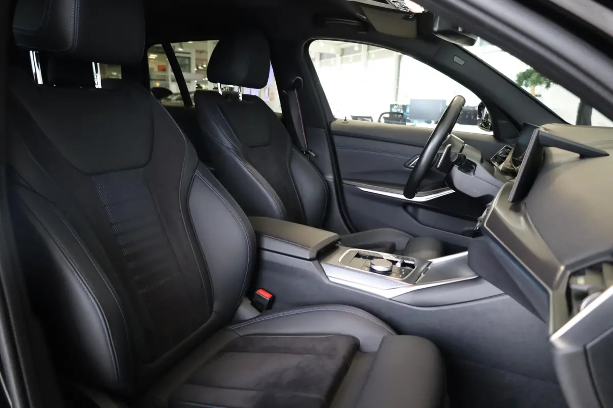 330e | M Sport Pro | Elektrisch Verstelbare Stoelen | Camera | Comfort Access | Parkeersensoren Voor en Achter| HiFi Systeem | Adaptive LED Koplampen