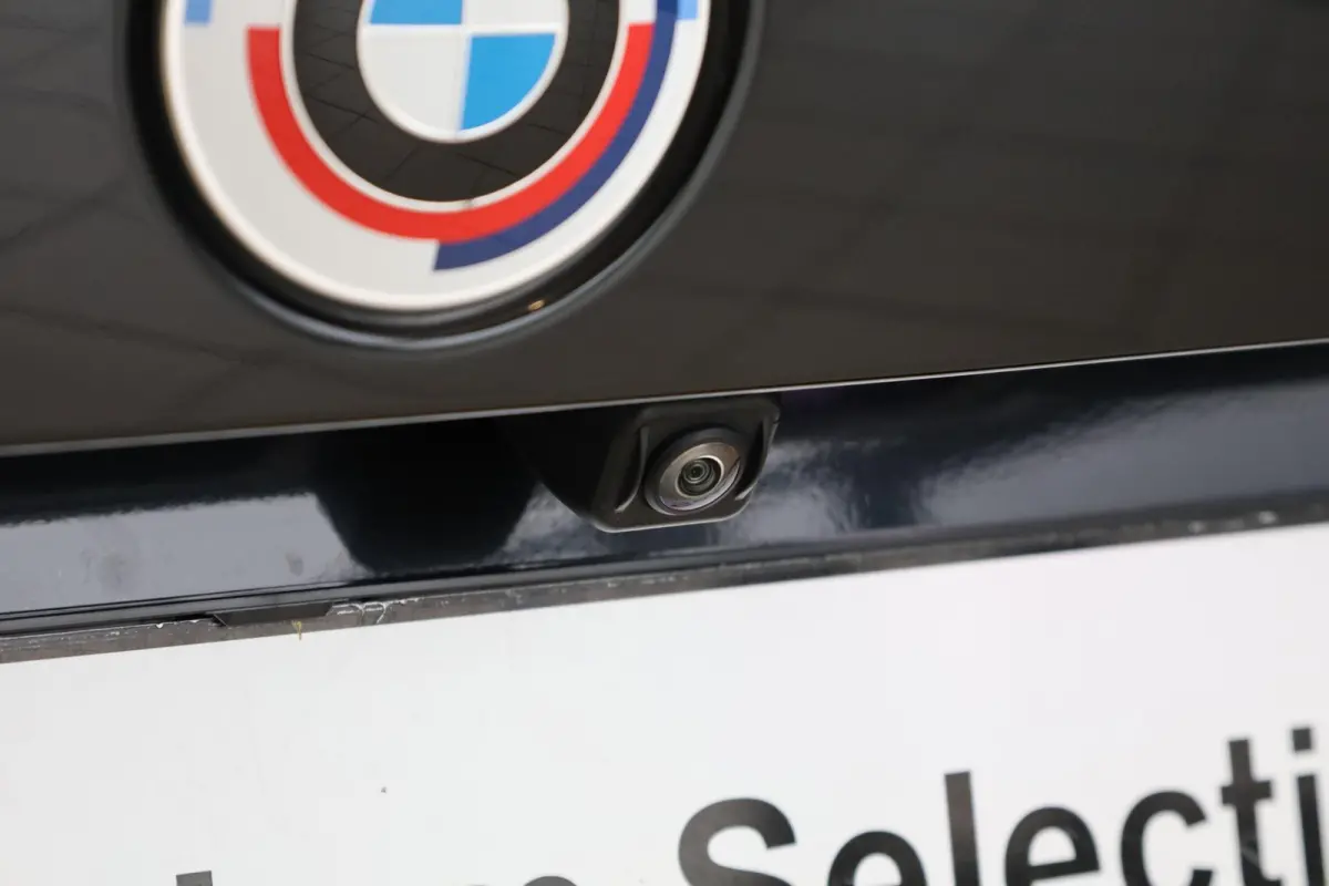 330e | M Sport Pro | Elektrisch Verstelbare Stoelen | Camera | Comfort Access | Parkeersensoren Voor en Achter| HiFi Systeem | Adaptive LED Koplampen