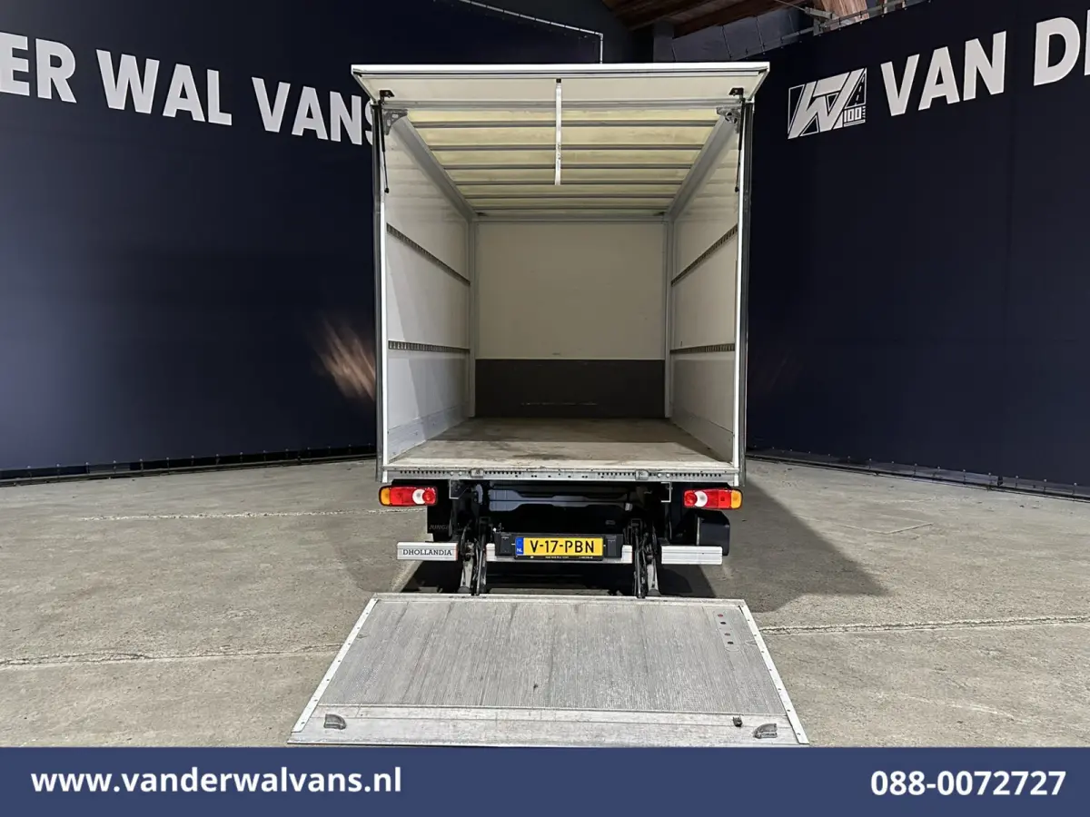 2.2 BlueHDi 141pk Bakwagen 436cm Lang Laadklep Euro6 Airco | Cruisecontrol | 1055kg laadvermogen Bijrijdersbank