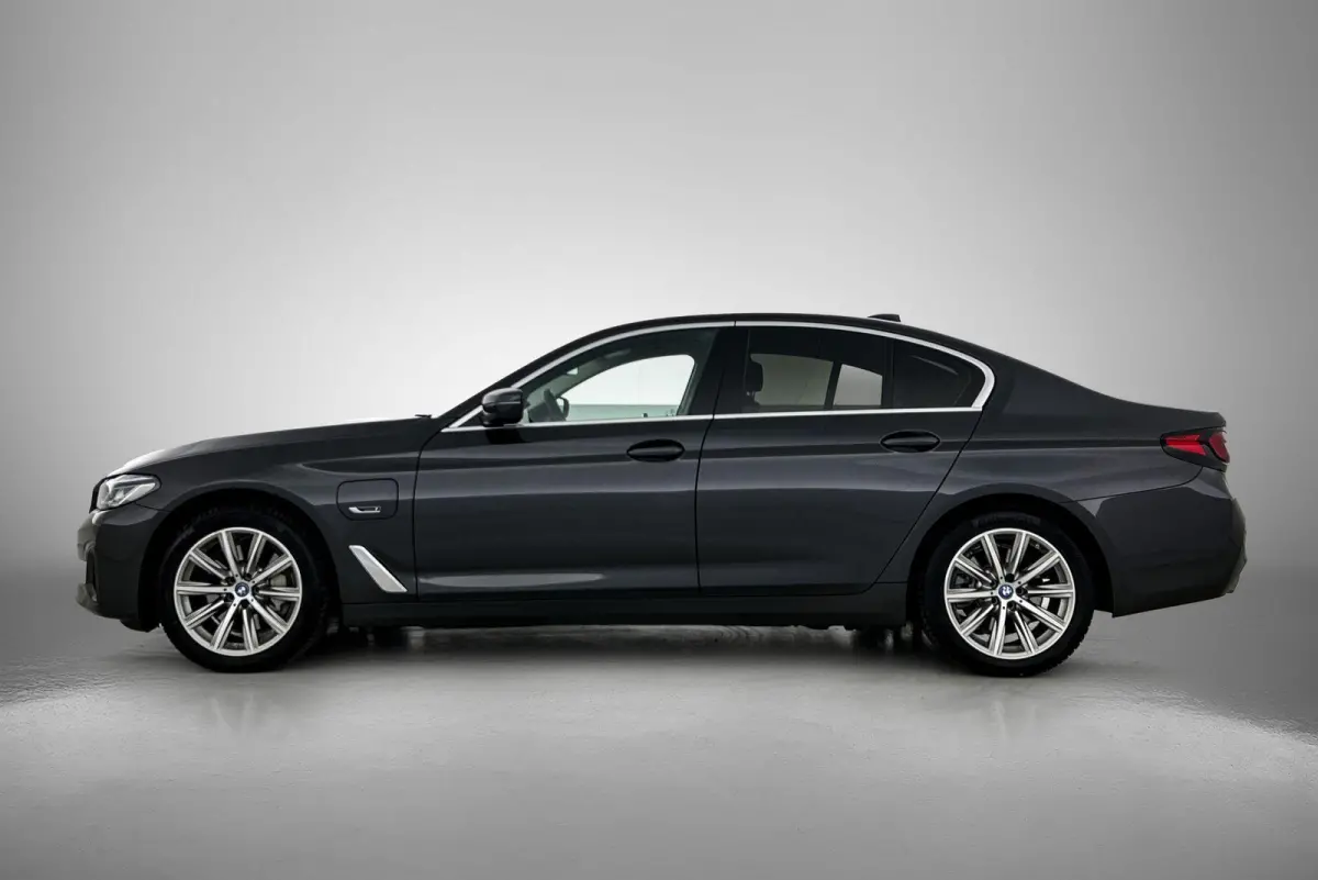 520e Business Edition Plus | SOH 91% | APPLE CARPLAY - ANDROID AUTO | STOELVERWARMING | LASER KOPLAMPEN | ELEKTRISCHE STUURKOLOM | MEMORY | LEDER | ELEKTRISCHE VOORSTOELEN | PARKEERSENSOREN 