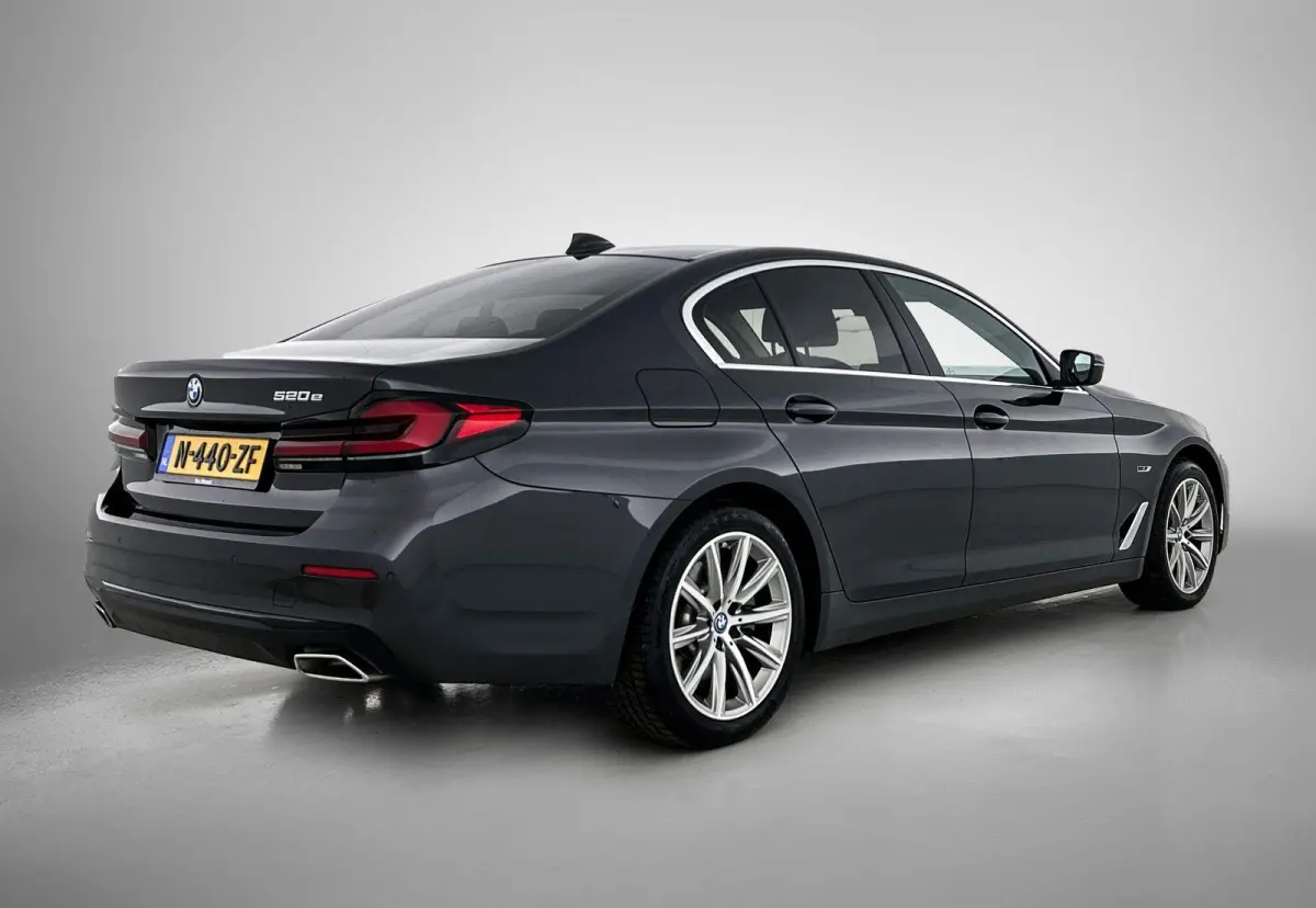 520e Business Edition Plus | SOH 91% | APPLE CARPLAY - ANDROID AUTO | STOELVERWARMING | LASER KOPLAMPEN | ELEKTRISCHE STUURKOLOM | MEMORY | LEDER | ELEKTRISCHE VOORSTOELEN | PARKEERSENSOREN 