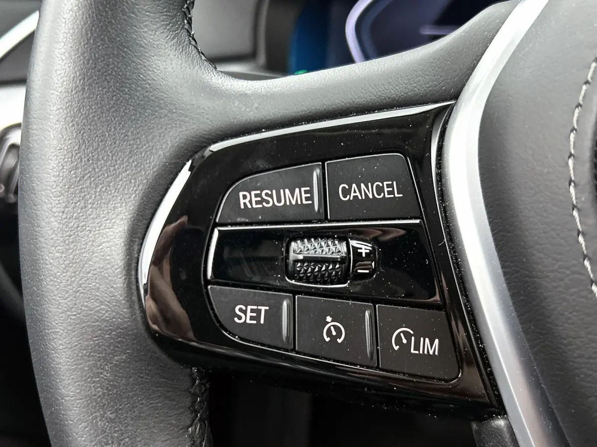 520e Business Edition Plus | SOH 91% | APPLE CARPLAY - ANDROID AUTO | STOELVERWARMING | LASER KOPLAMPEN | ELEKTRISCHE STUURKOLOM | MEMORY | LEDER | ELEKTRISCHE VOORSTOELEN | PARKEERSENSOREN 