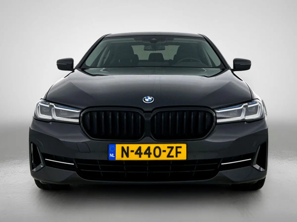 520e Business Edition Plus | SOH 91% | APPLE CARPLAY - ANDROID AUTO | STOELVERWARMING | LASER KOPLAMPEN | ELEKTRISCHE STUURKOLOM | MEMORY | LEDER | ELEKTRISCHE VOORSTOELEN | PARKEERSENSOREN 
