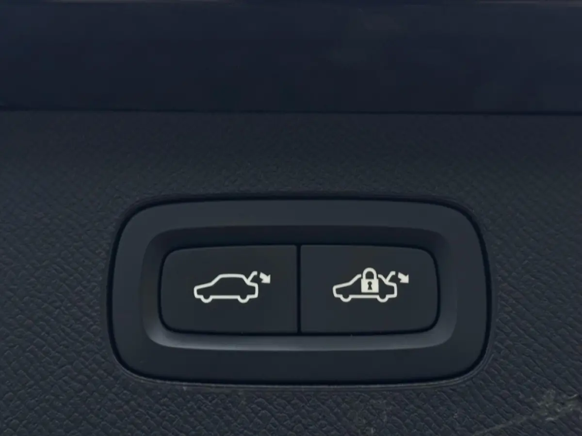 2.0 T8 AWD R-Design 392pk LEDER LED SPORTVELGEN PDC