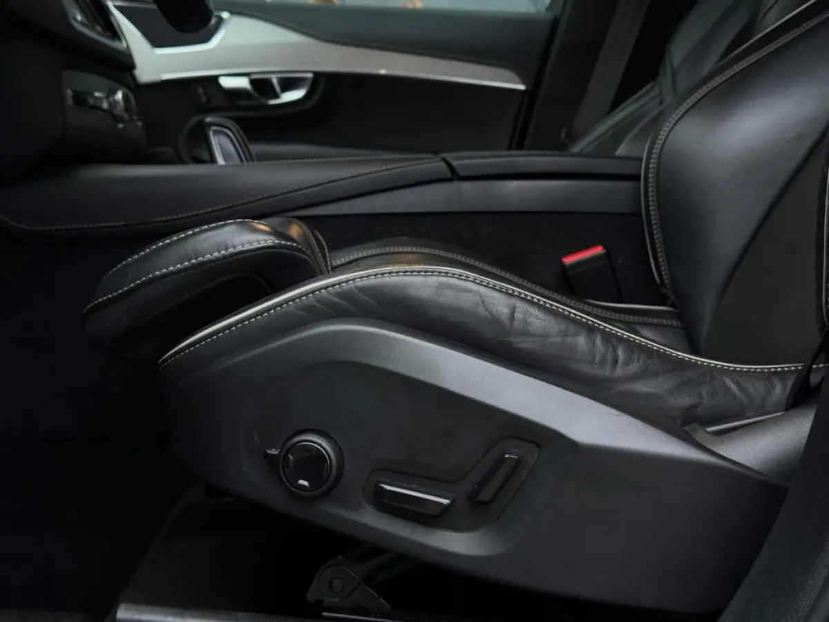 2.0 T8 AWD R-Design 392pk LEDER LED SPORTVELGEN PDC
