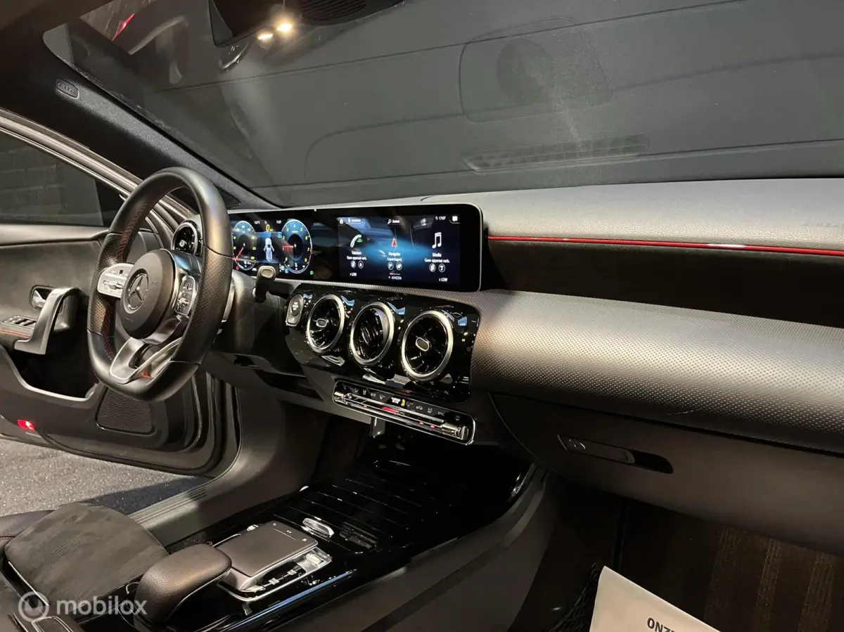 200 AMG Line|Panoramadak|Carplay|Camera
