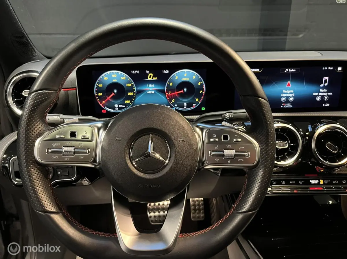 200 AMG Line|Panoramadak|Carplay|Camera