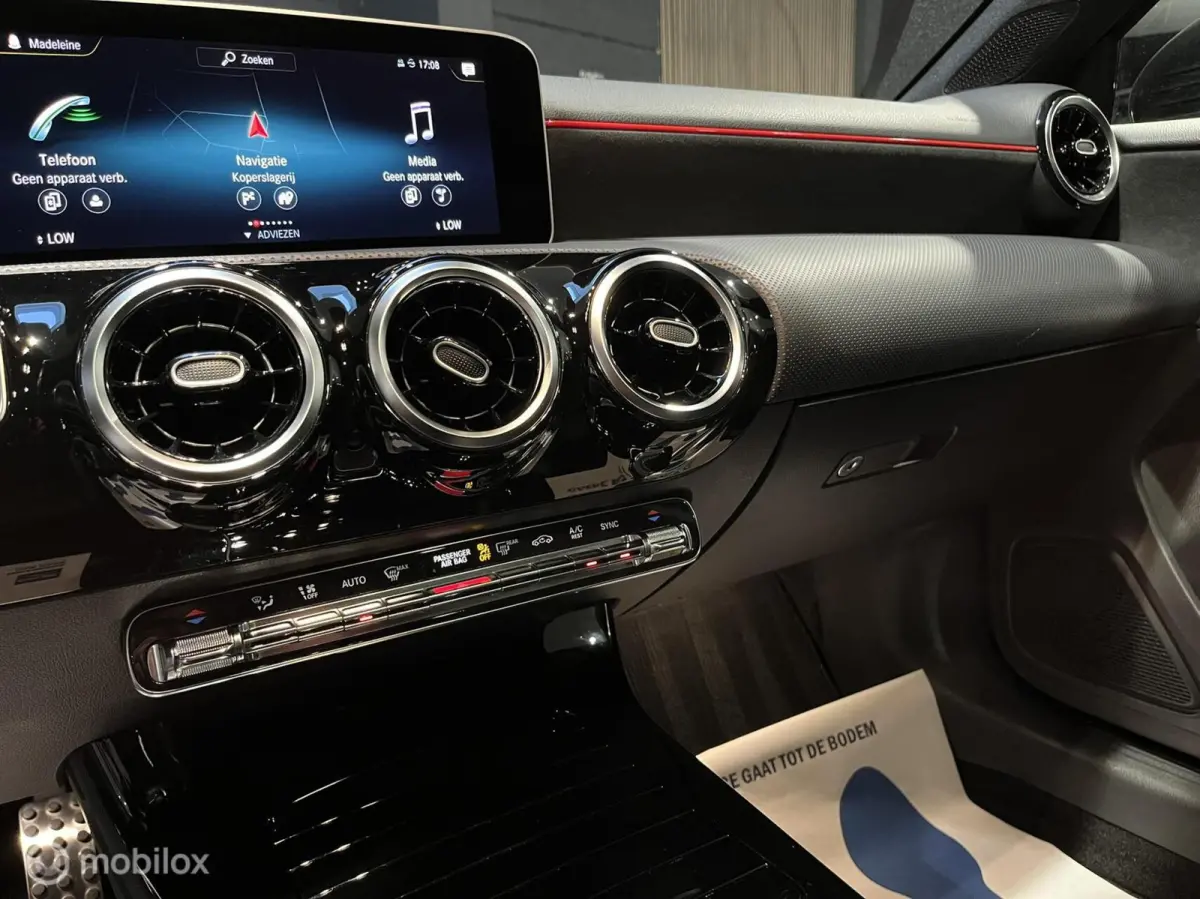 200 AMG Line|Panoramadak|Carplay|Camera