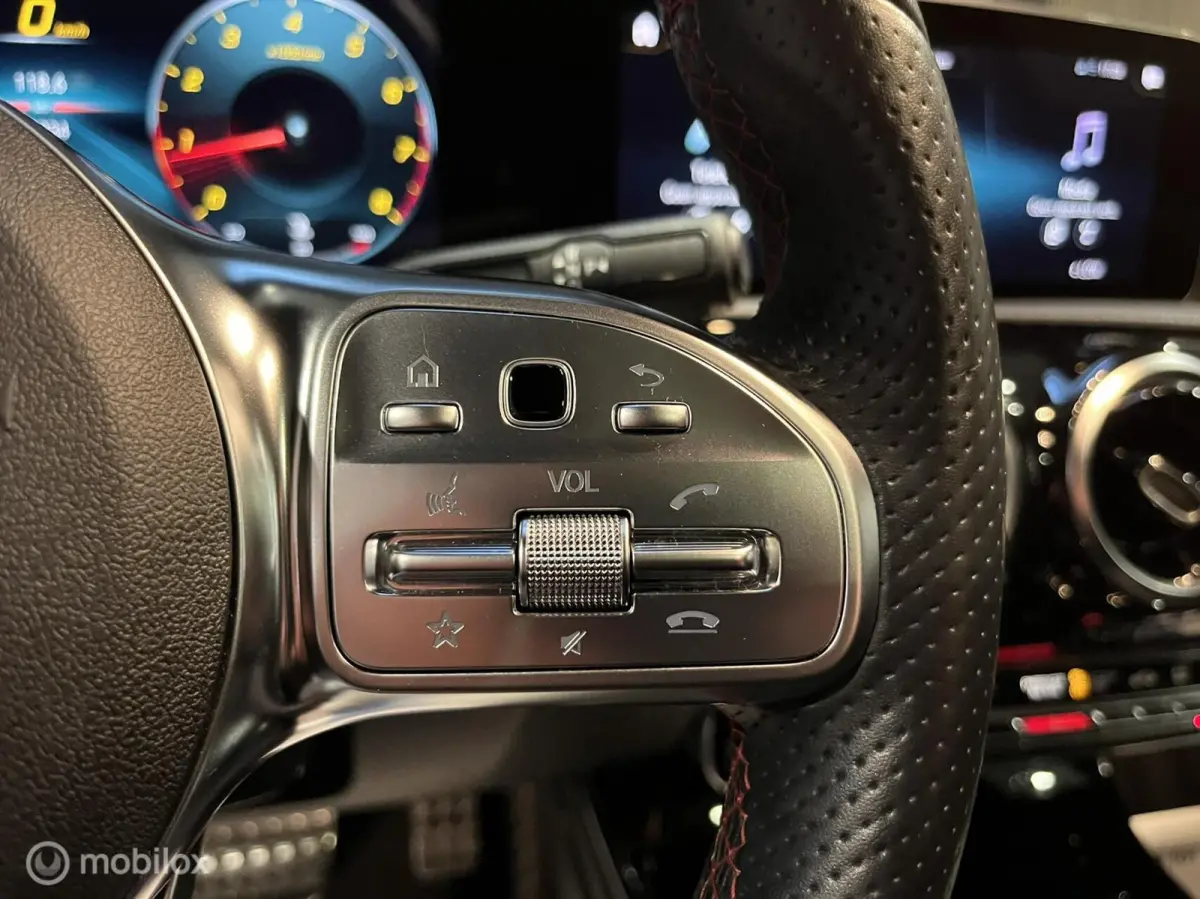 200 AMG Line|Panoramadak|Carplay|Camera