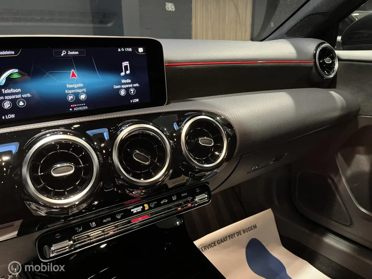 200 AMG Line|Panoramadak|Carplay|Camera
