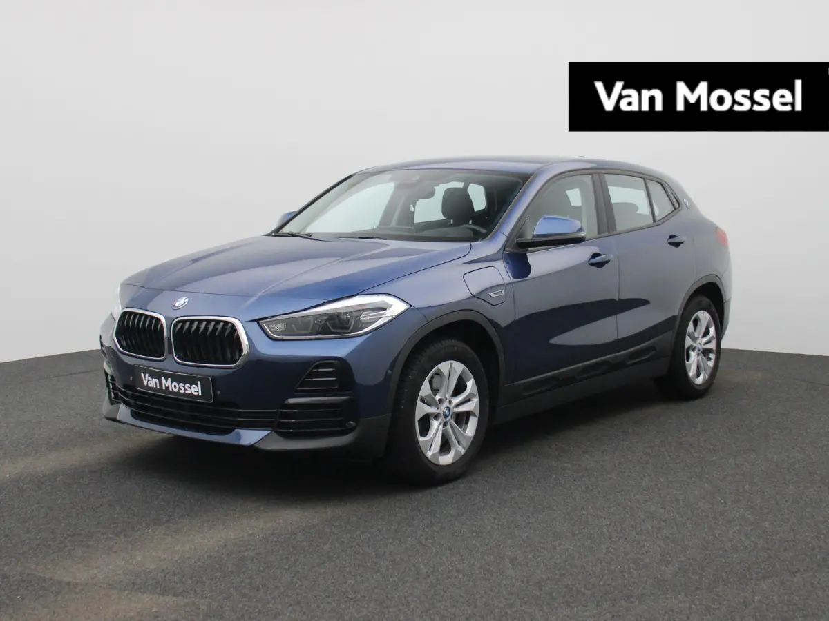 xDrive25e Aut. | Head up Display | Navigatie | Camera | Climate Control | Led Verlichting |