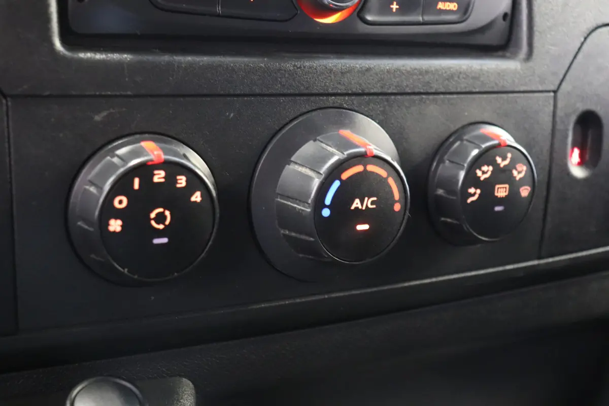 2.3 dCi 130PK L2H2 EURO 6 - Airco - Navi - Cruise - € 11.900,- Excl.