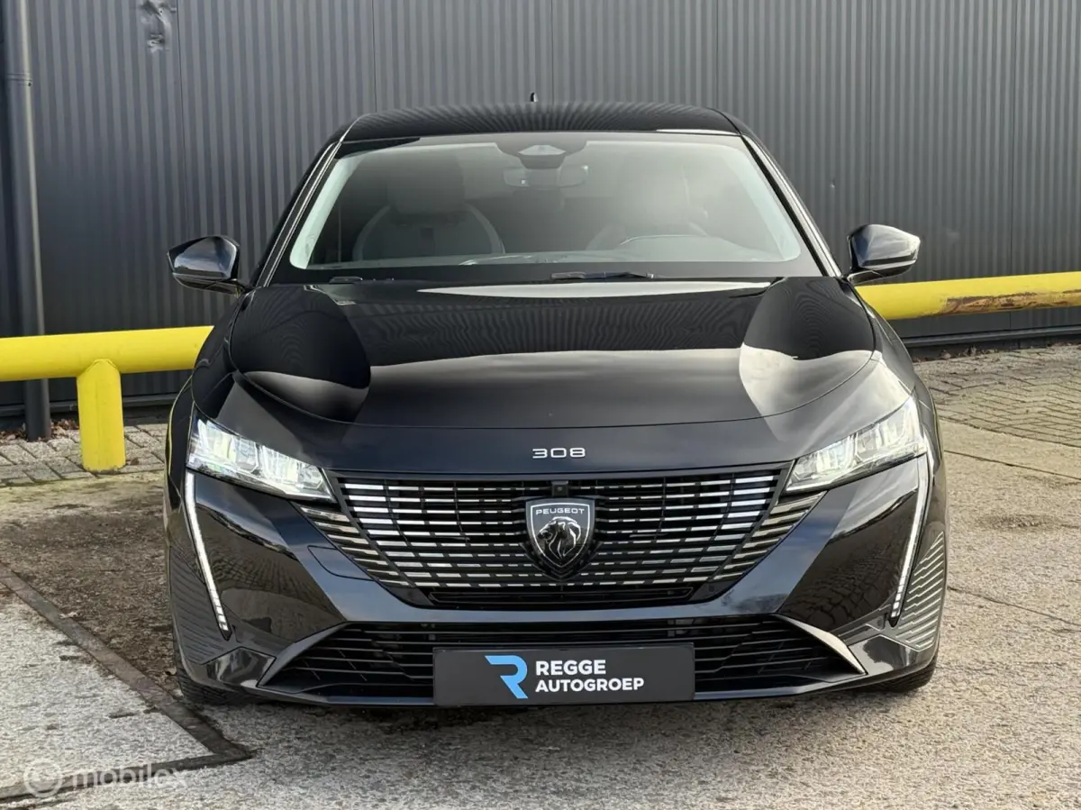 1.6 Plug-in Hybrid 180 Allure BTW | BOMVOL |