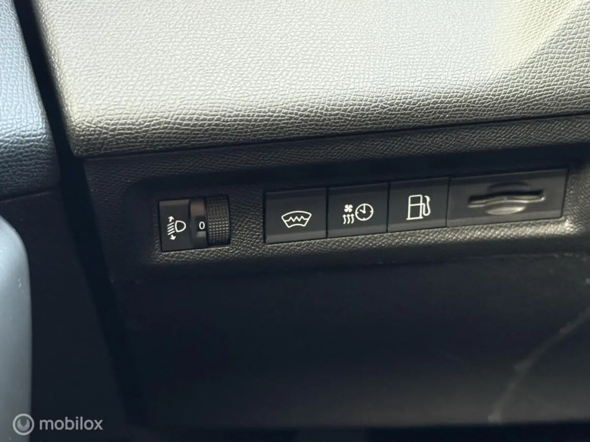 1.6 Plug-in Hybrid 180 Allure BTW | BOMVOL |