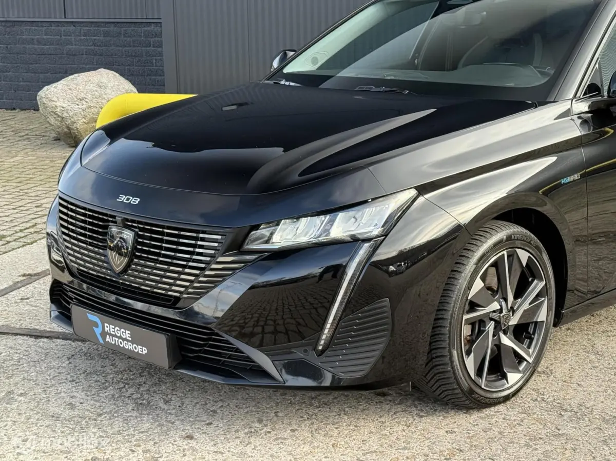 1.6 Plug-in Hybrid 180 Allure BTW | BOMVOL |
