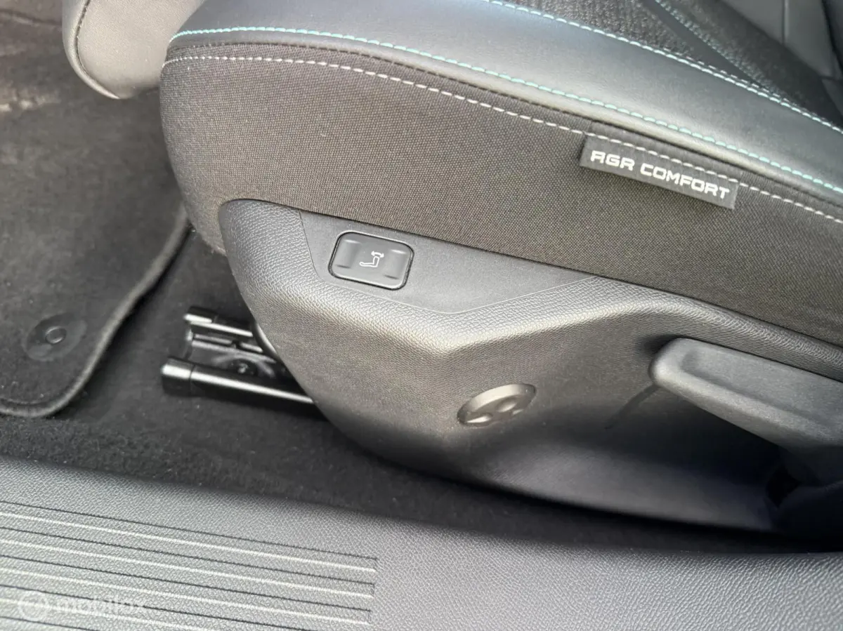 1.6 Plug-in Hybrid 180 Allure BTW | BOMVOL |