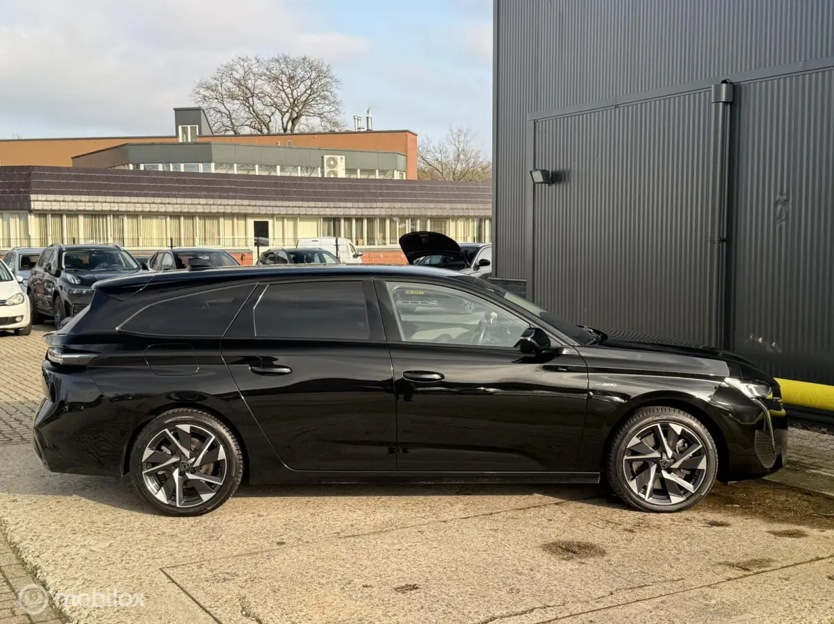 1.6 Plug-in Hybrid 180 Allure BTW | BOMVOL |