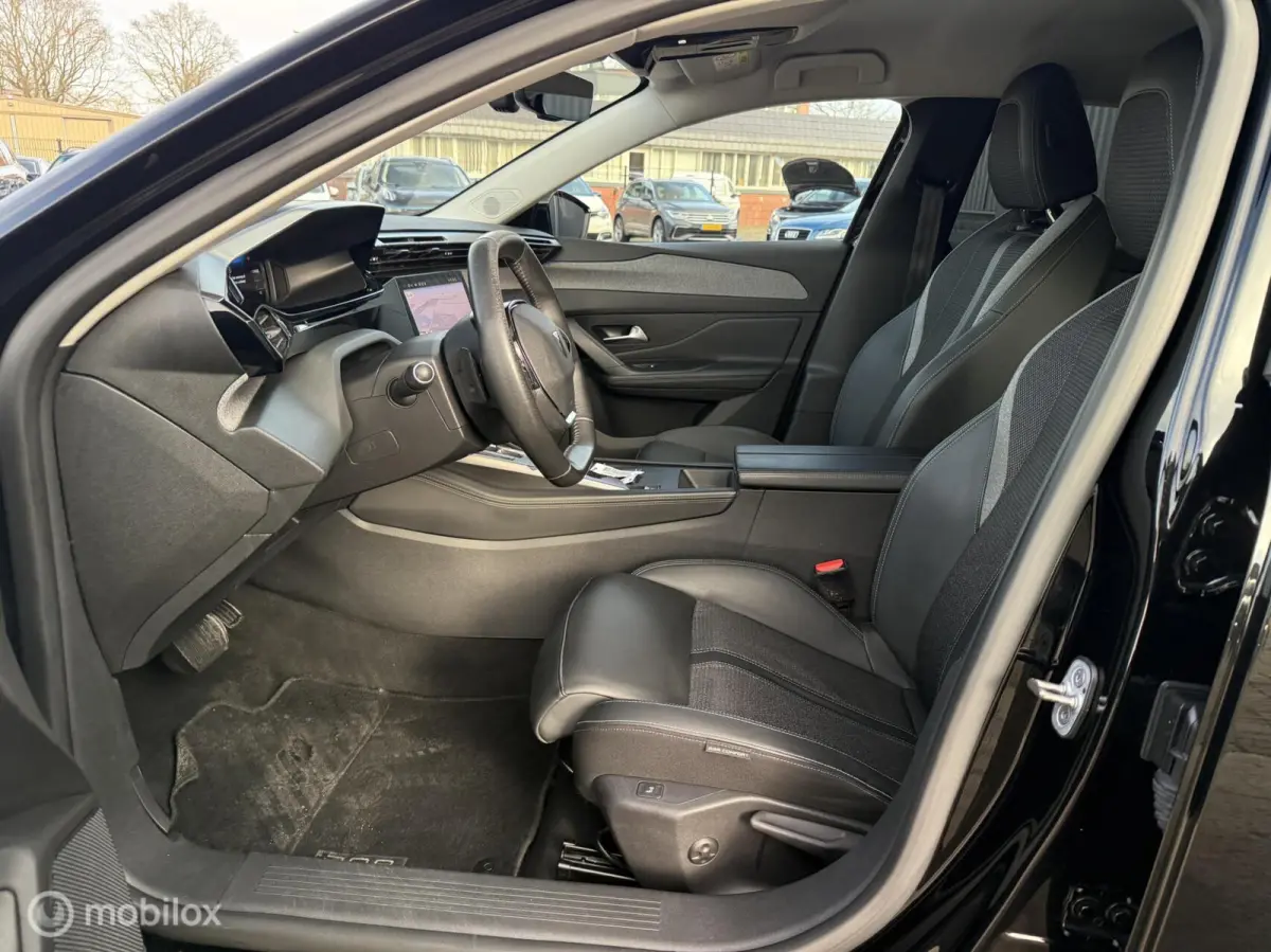 1.6 Plug-in Hybrid 180 Allure BTW | BOMVOL |