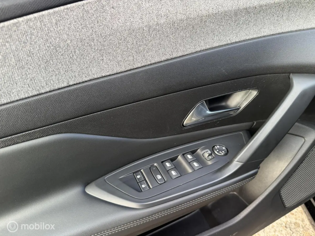 1.6 Plug-in Hybrid 180 Allure BTW | BOMVOL |