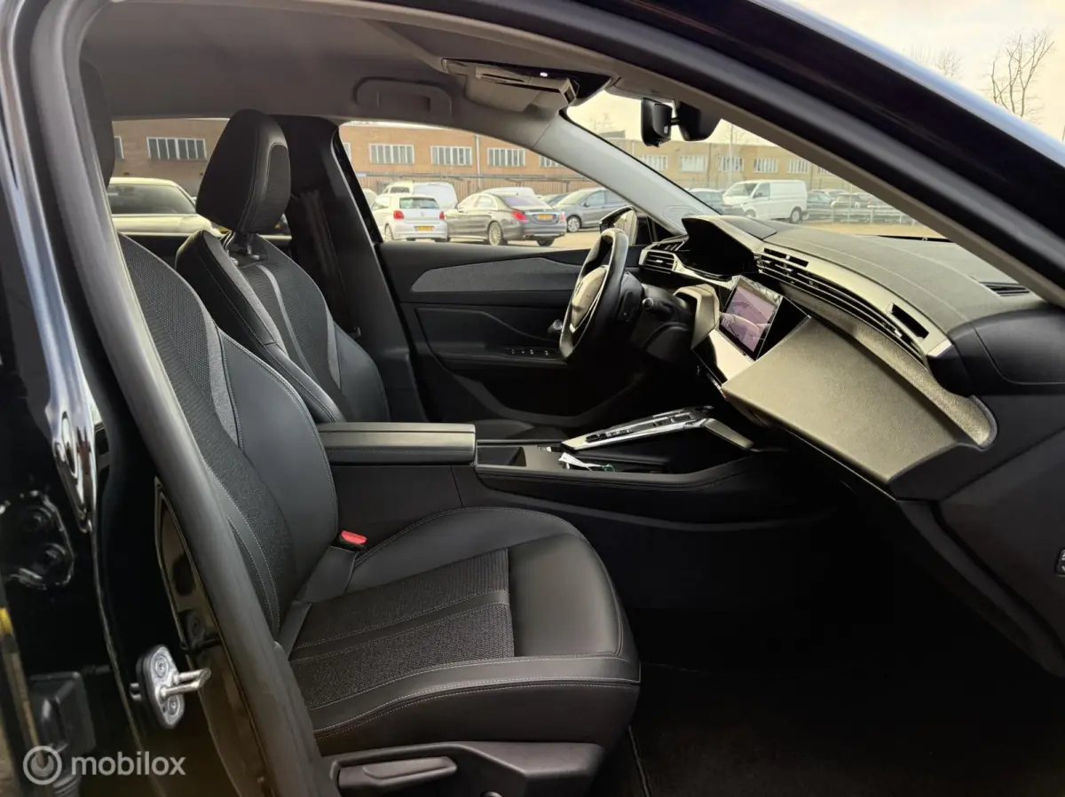 1.6 Plug-in Hybrid 180 Allure BTW | BOMVOL |
