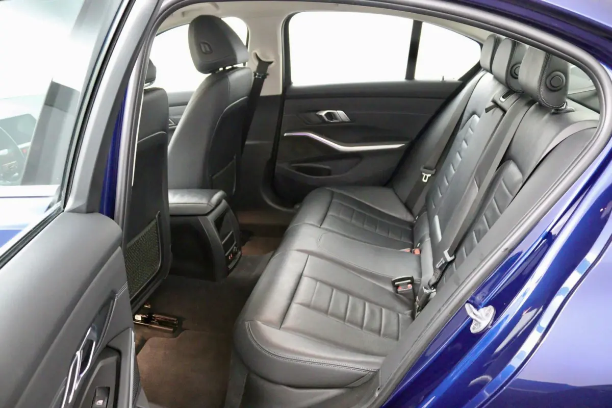 330i High Executive Edition blauw