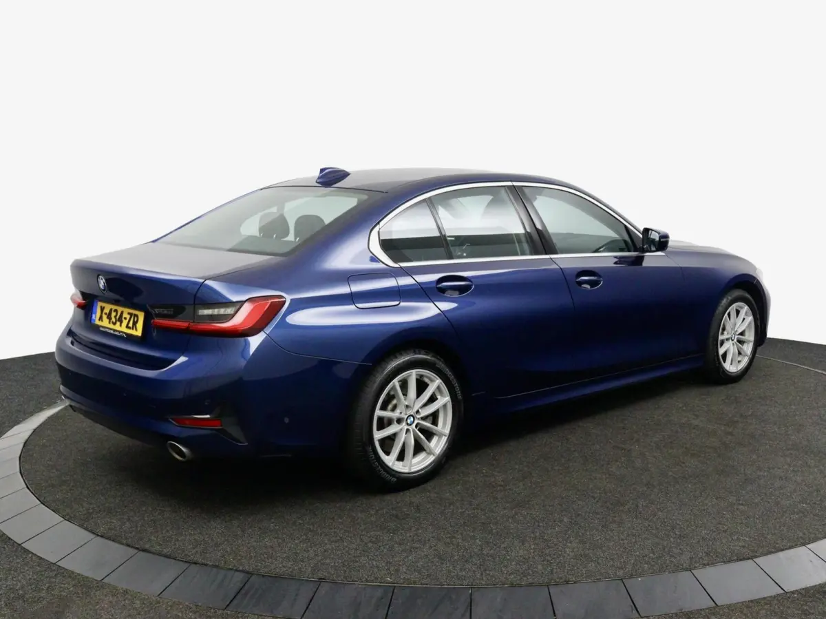 330i High Executive Edition blauw