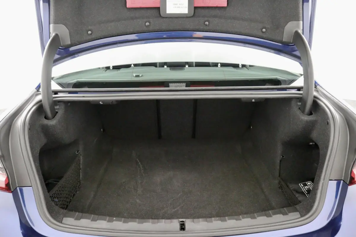 330i High Executive Edition blauw