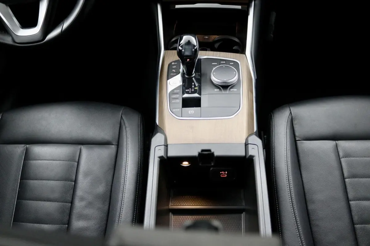 330i High Executive Edition blauw