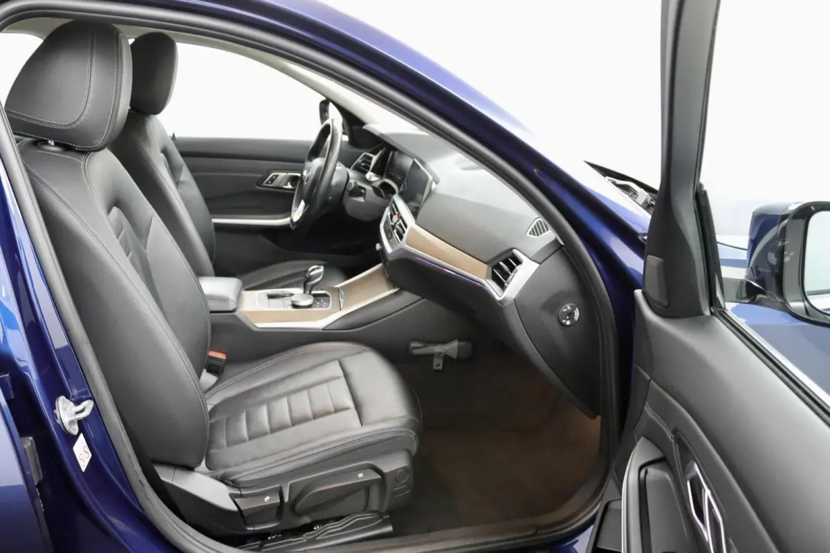 330i High Executive Edition blauw