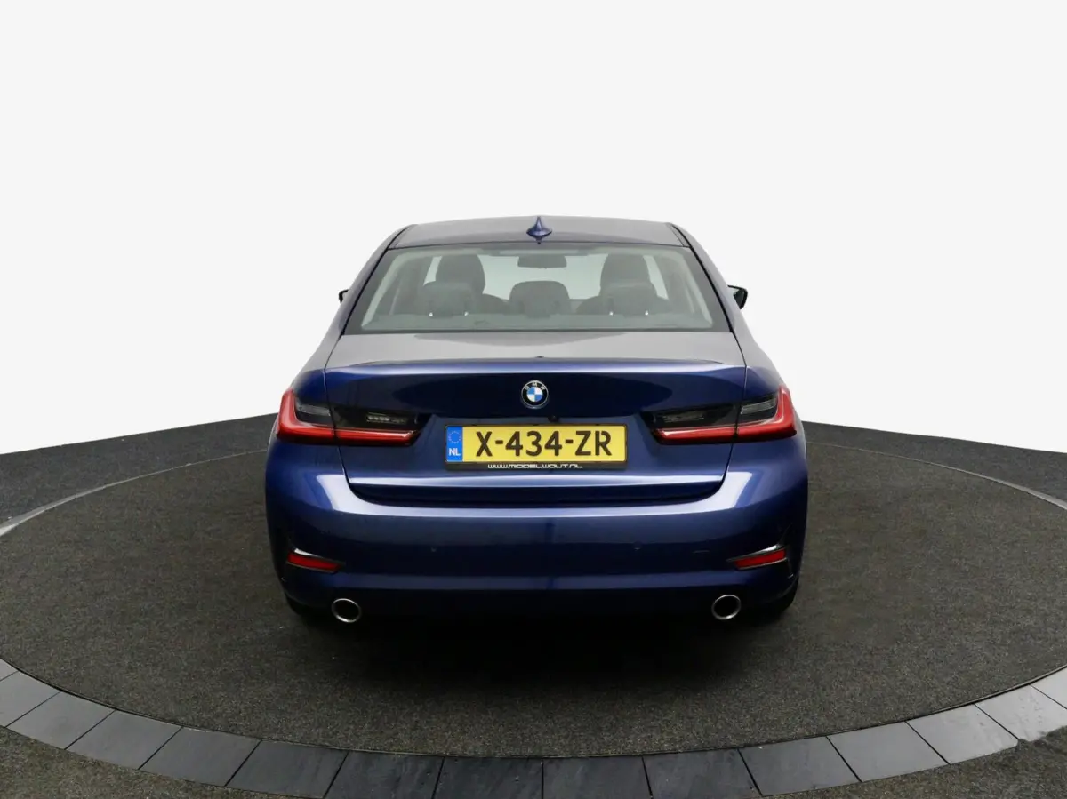 330i High Executive Edition blauw