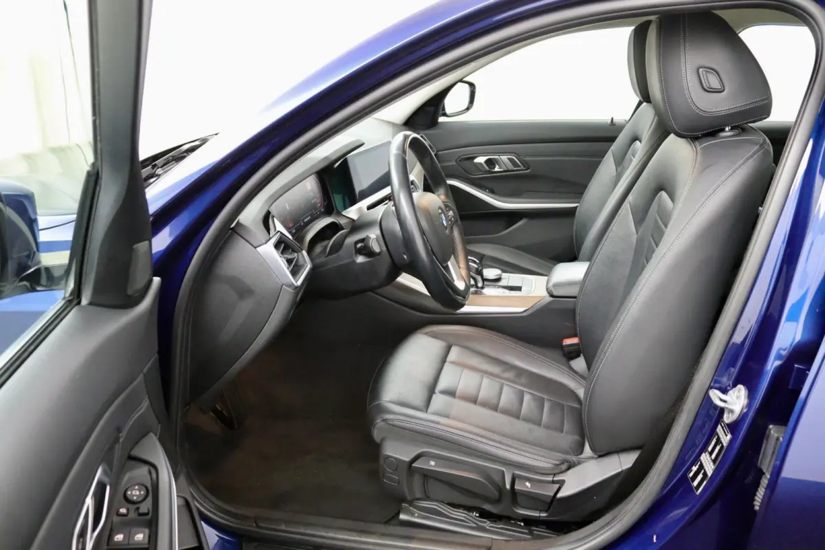 330i High Executive Edition blauw