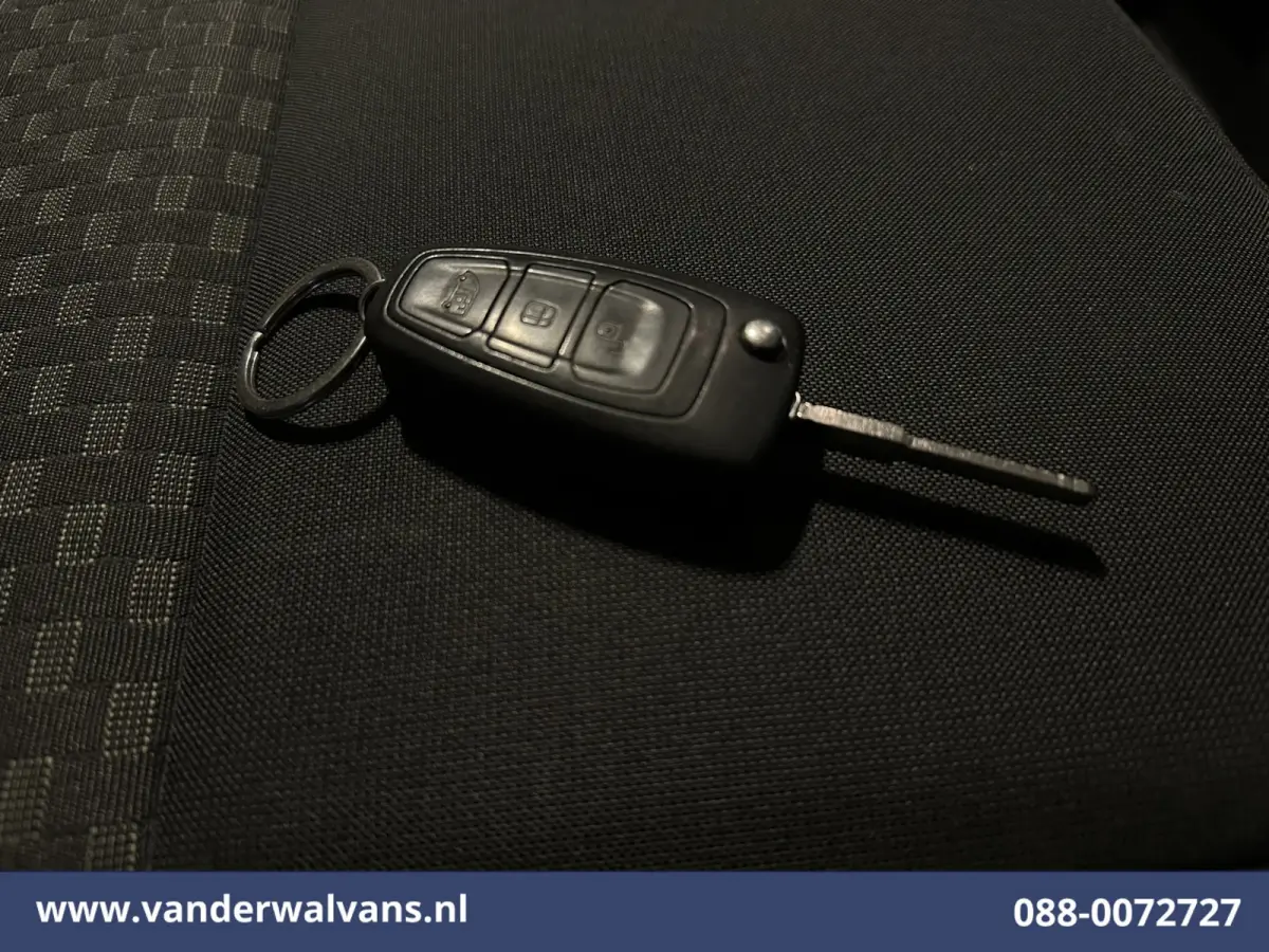 2.0 TDCI 131pk L2H1 Euro6 Airco | Camera | LED | Cruisecontrol | Verwarmde voorruit Parkeersensoren, Bijrijdersbank, 2800kg trekvermogen