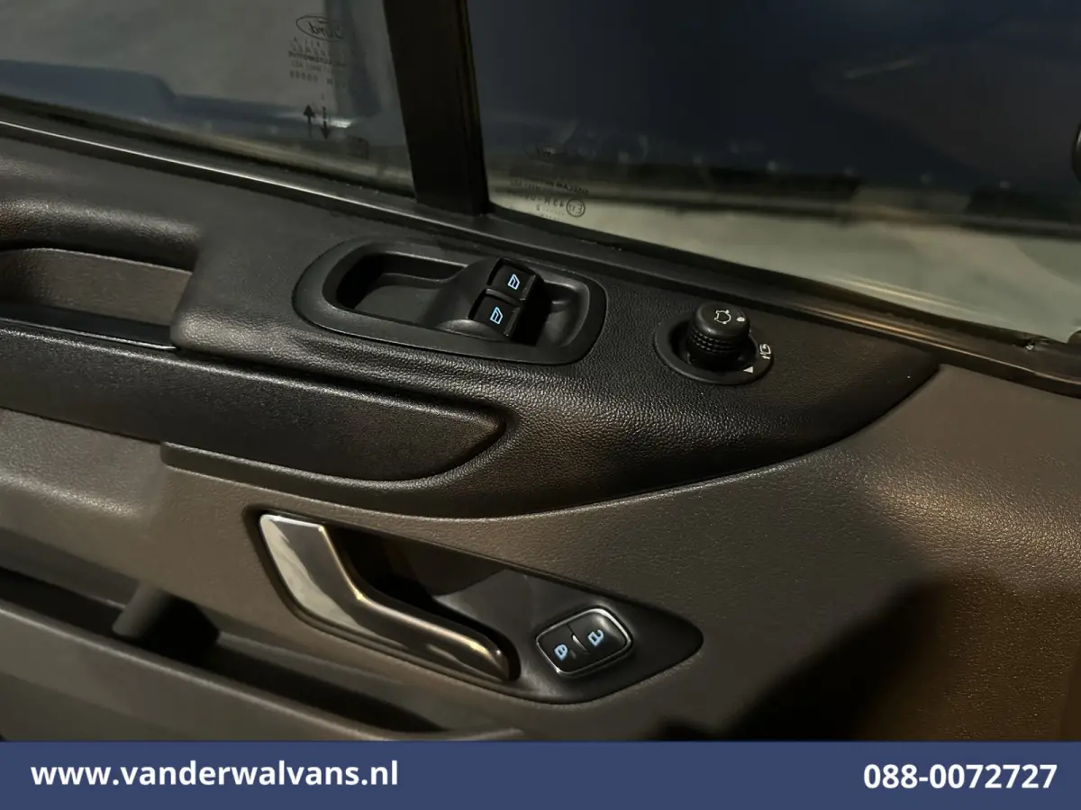 2.0 TDCI 131pk L2H1 Euro6 Airco | Camera | LED | Cruisecontrol | Verwarmde voorruit Parkeersensoren, Bijrijdersbank, 2800kg trekvermogen
