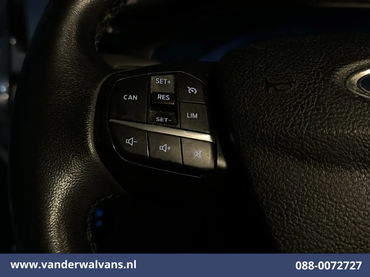 2.0 TDCI 131pk L2H1 Euro6 Airco | Camera | LED | Cruisecontrol | Verwarmde voorruit Parkeersensoren, Bijrijdersbank, 2800kg trekvermogen