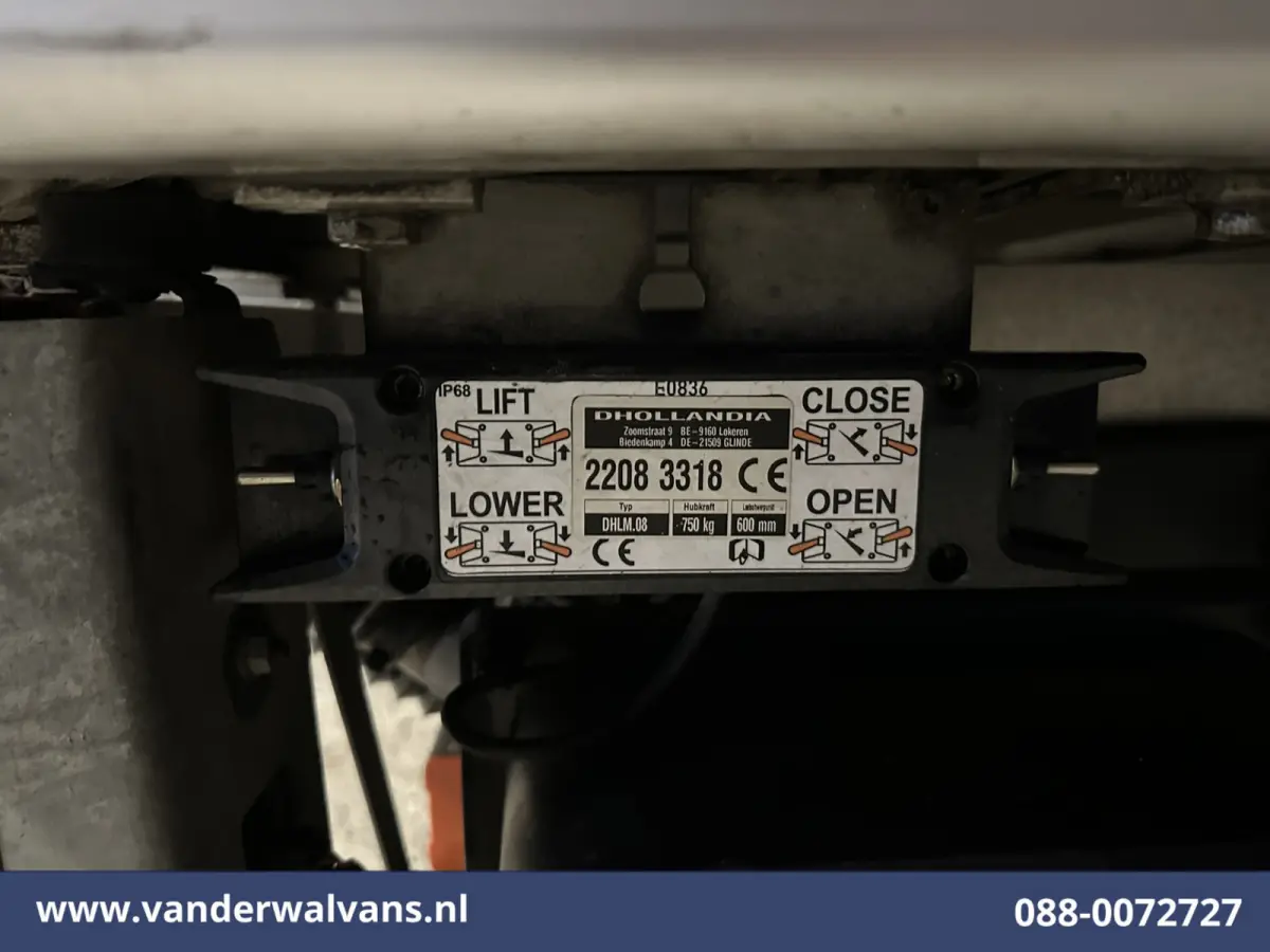2.0 TDCI 161pk Bakwagen Laadklep Euro6 Airco | Cruisecontrol | Verwarmde voorruit | 1040kg laadvermogen Bijrijdersbank