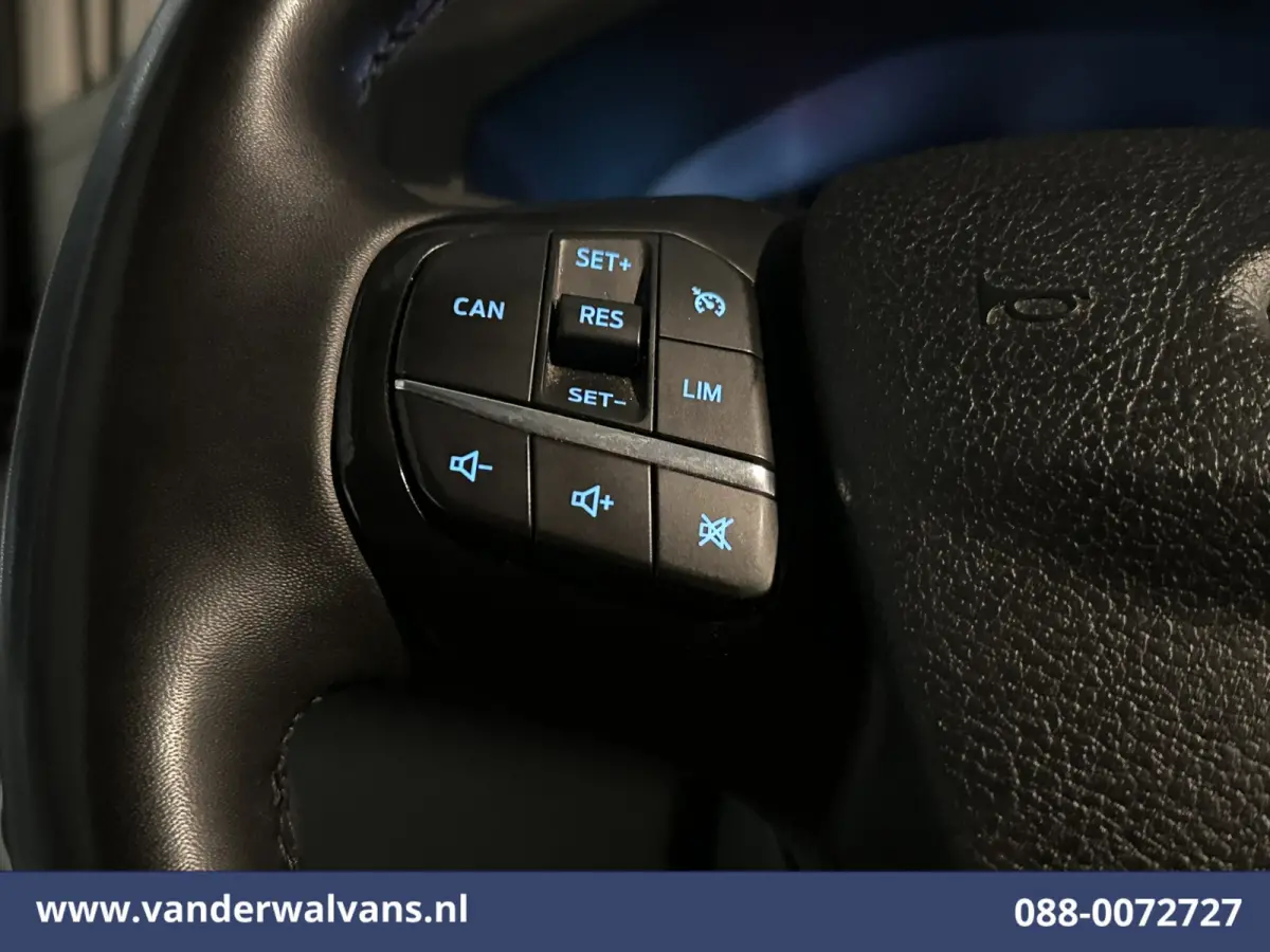 2.0 TDCI 161pk Bakwagen Laadklep Euro6 Airco | Cruisecontrol | Verwarmde voorruit | 1040kg laadvermogen Bijrijdersbank