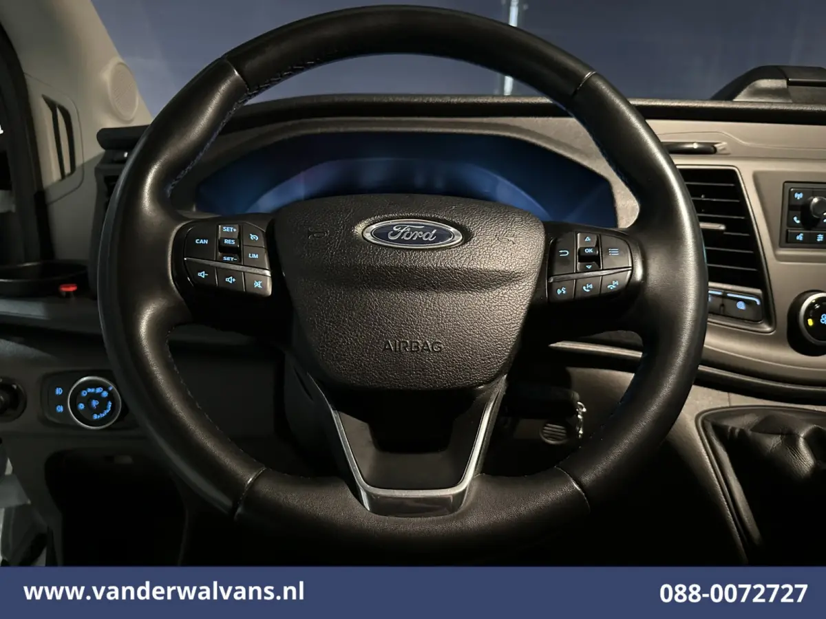 2.0 TDCI 161pk Bakwagen Laadklep Euro6 Airco | Cruisecontrol | Verwarmde voorruit | 1040kg laadvermogen Bijrijdersbank