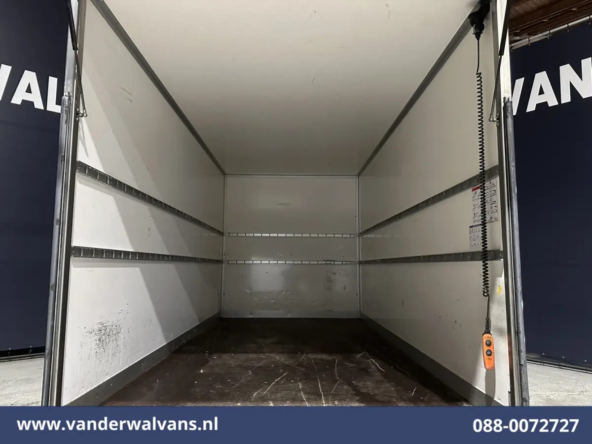 2.0 TDCI 161pk Bakwagen Laadklep Euro6 Airco | Cruisecontrol | Verwarmde voorruit | 1040kg laadvermogen Bijrijdersbank