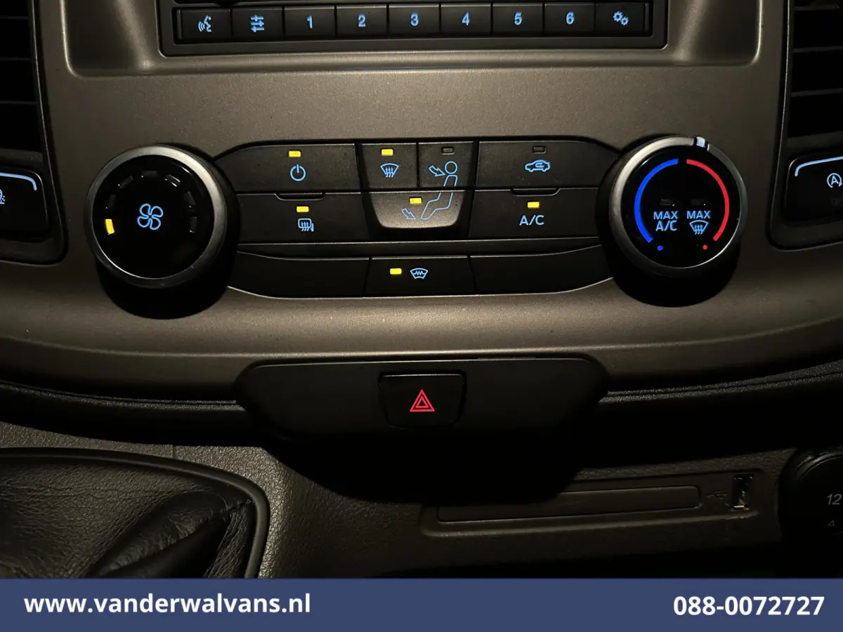 2.0 TDCI 161pk Bakwagen Laadklep Euro6 Airco | Cruisecontrol | Verwarmde voorruit | 1040kg laadvermogen Bijrijdersbank