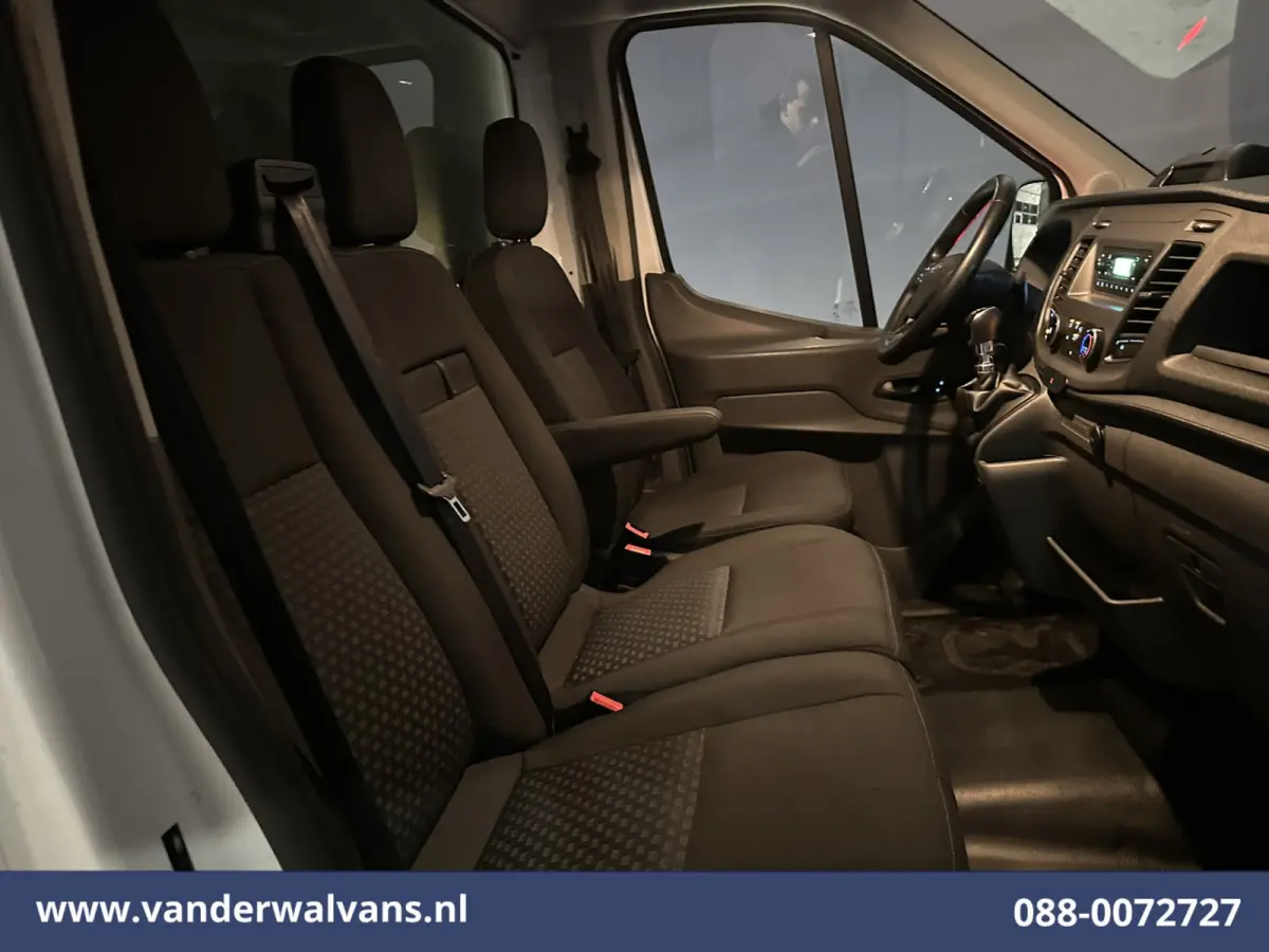 2.0 TDCI 161pk Bakwagen Laadklep Euro6 Airco | Cruisecontrol | Verwarmde voorruit | 1040kg laadvermogen Bijrijdersbank