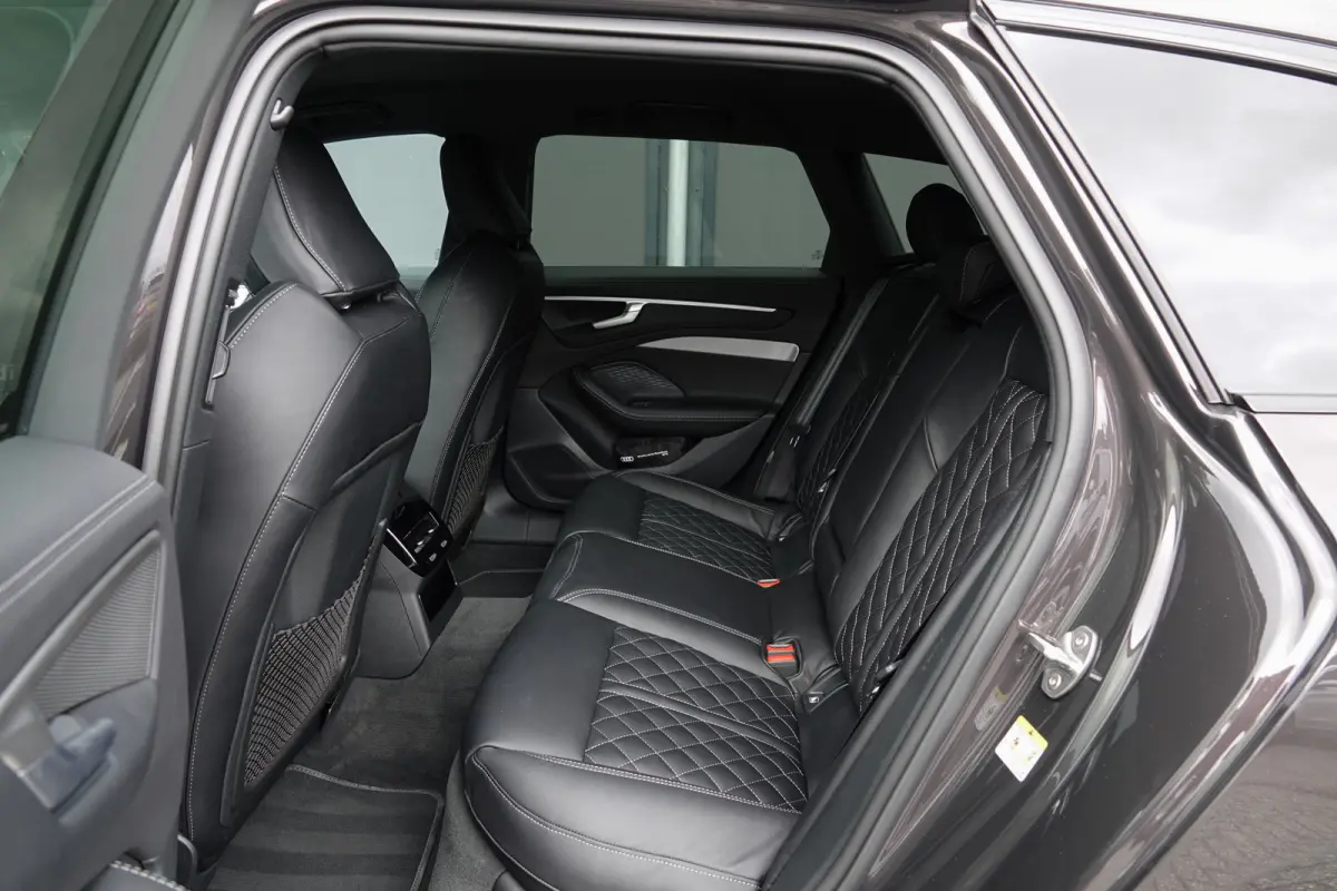 Edition One | e-hybrid 299Pk | Quattro | Plug-in Hybrid | MMI Bijrijdersdisplay | 360° Camera | AWD-Besturing | Madeira Brown | 21''