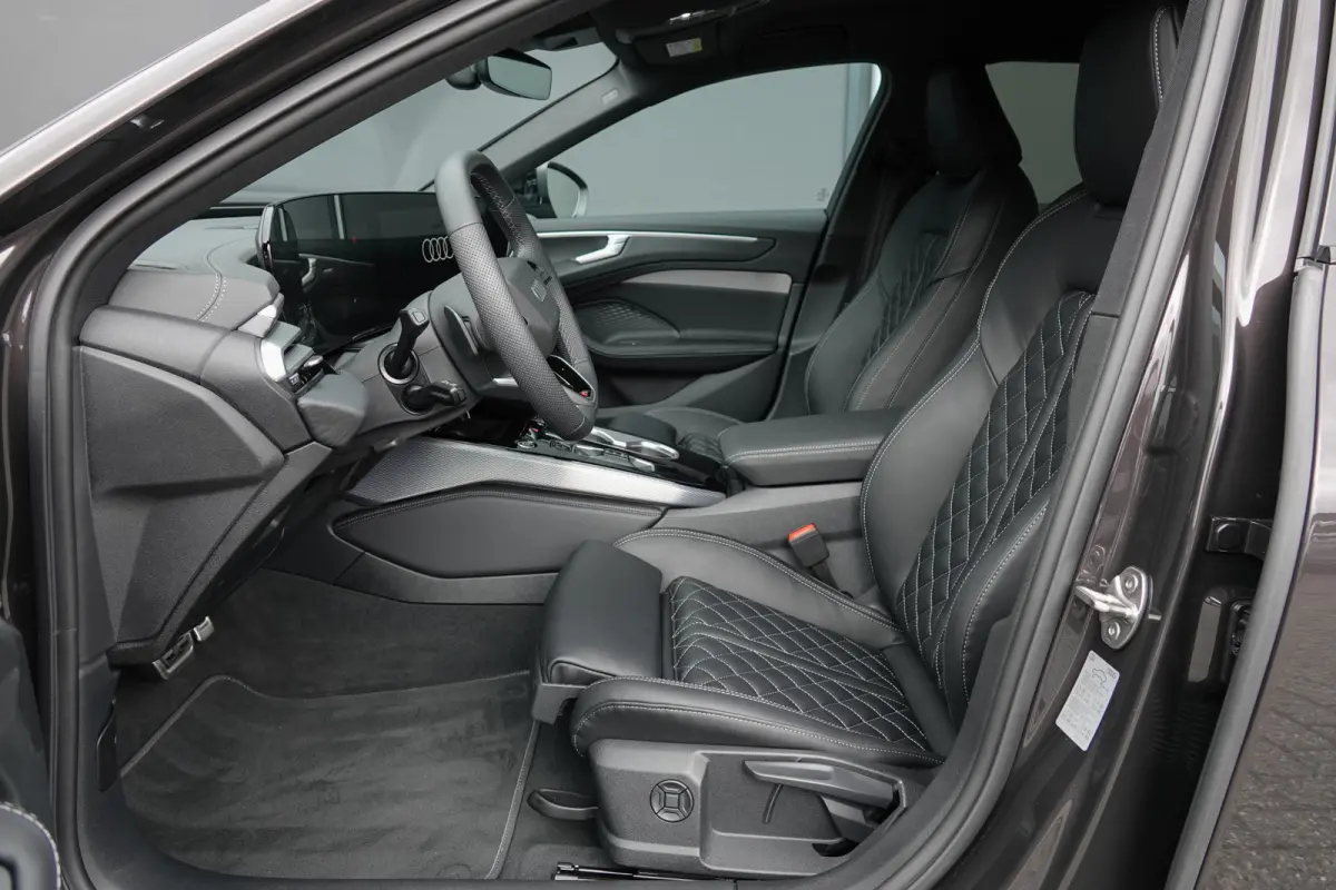Edition One | e-hybrid 299Pk | Quattro | Plug-in Hybrid | MMI Bijrijdersdisplay | 360° Camera | AWD-Besturing | Madeira Brown | 21''