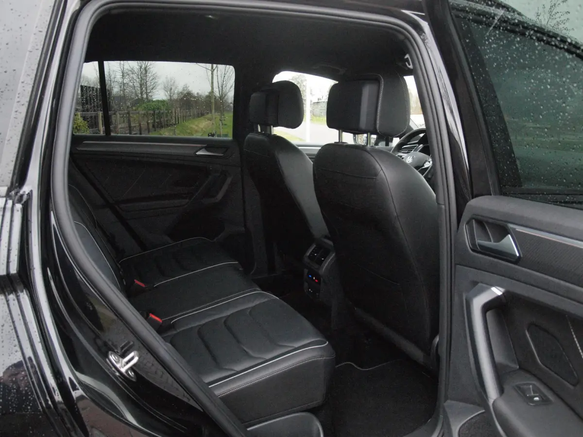 1.5 TSI R-Line Business+ | Black Style | Sfeerverlichting | Leer | Virtual Cockpit | Apple Carplay | NL-Auto |