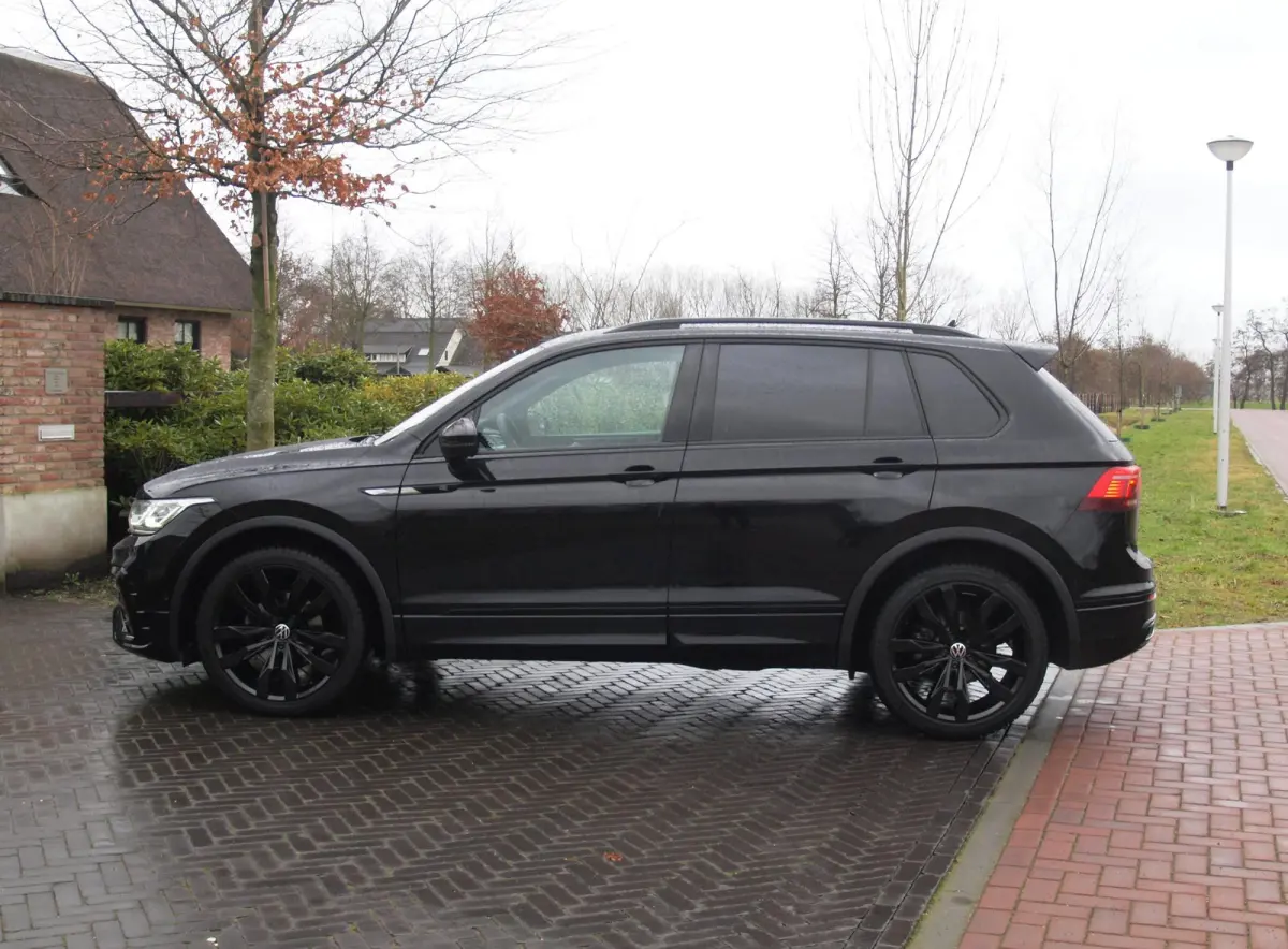 1.5 TSI R-Line Business+ | Black Style | Sfeerverlichting | Leer | Virtual Cockpit | Apple Carplay | NL-Auto |