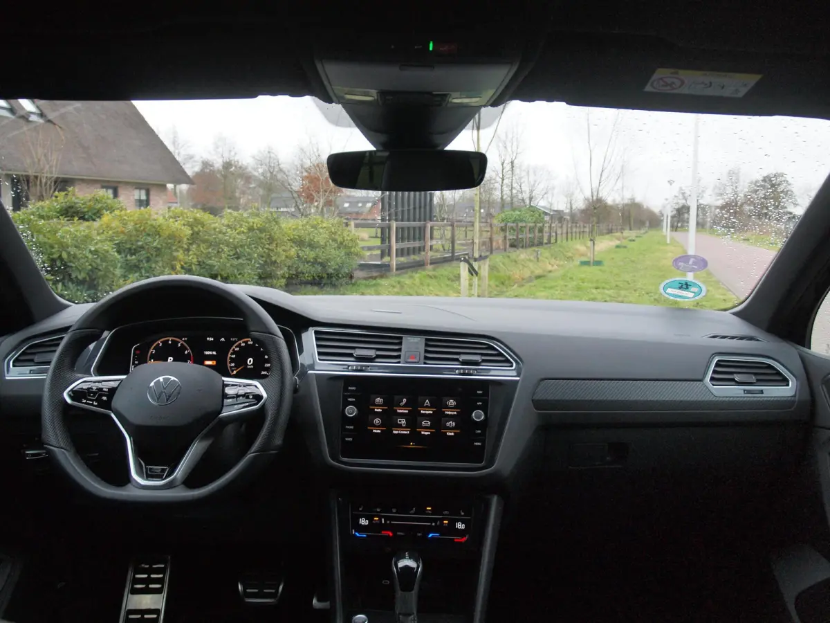 1.5 TSI R-Line Business+ | Black Style | Sfeerverlichting | Leer | Virtual Cockpit | Apple Carplay | NL-Auto |