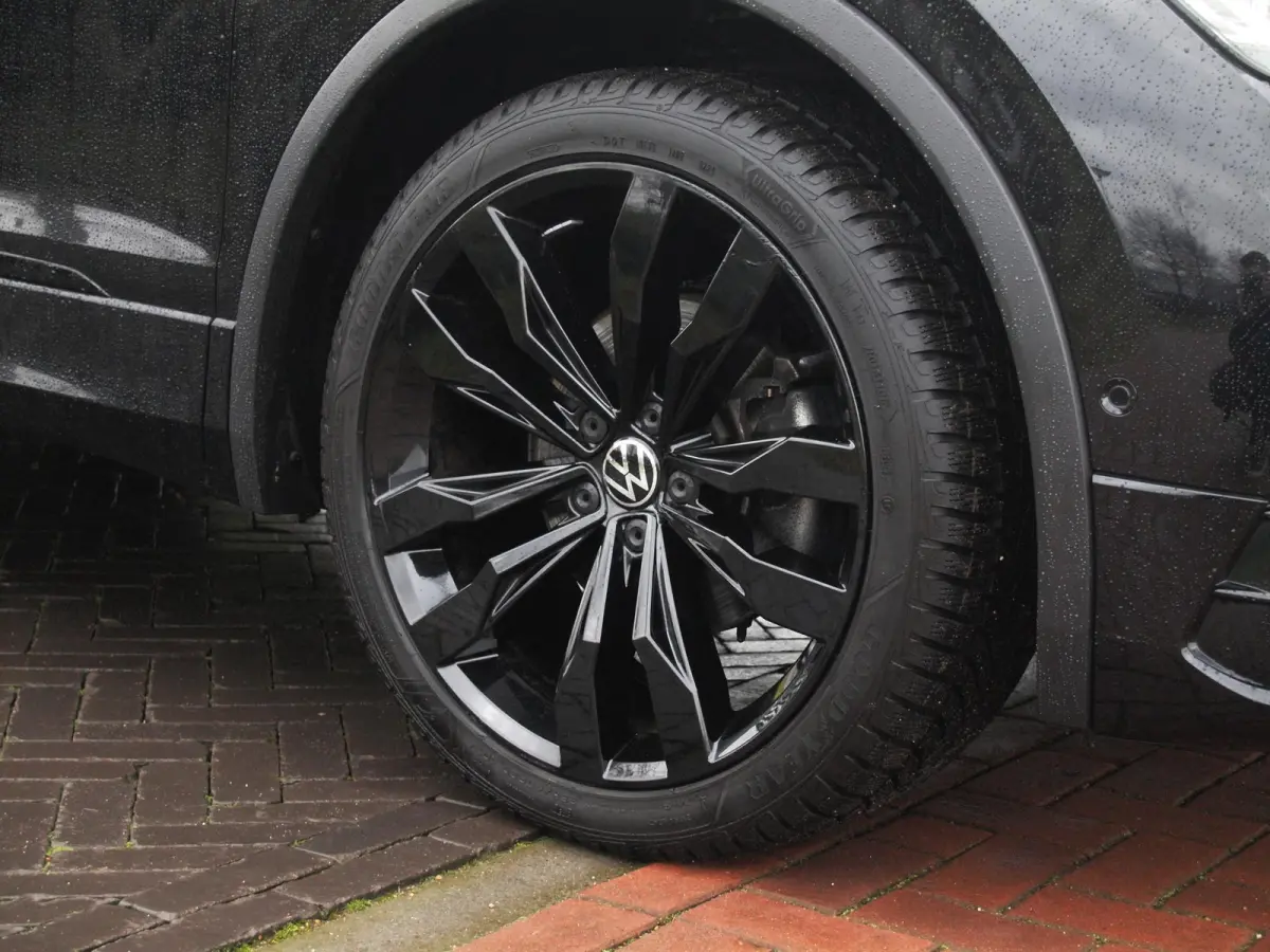 1.5 TSI R-Line Business+ | Black Style | Sfeerverlichting | Leer | Virtual Cockpit | Apple Carplay | NL-Auto |