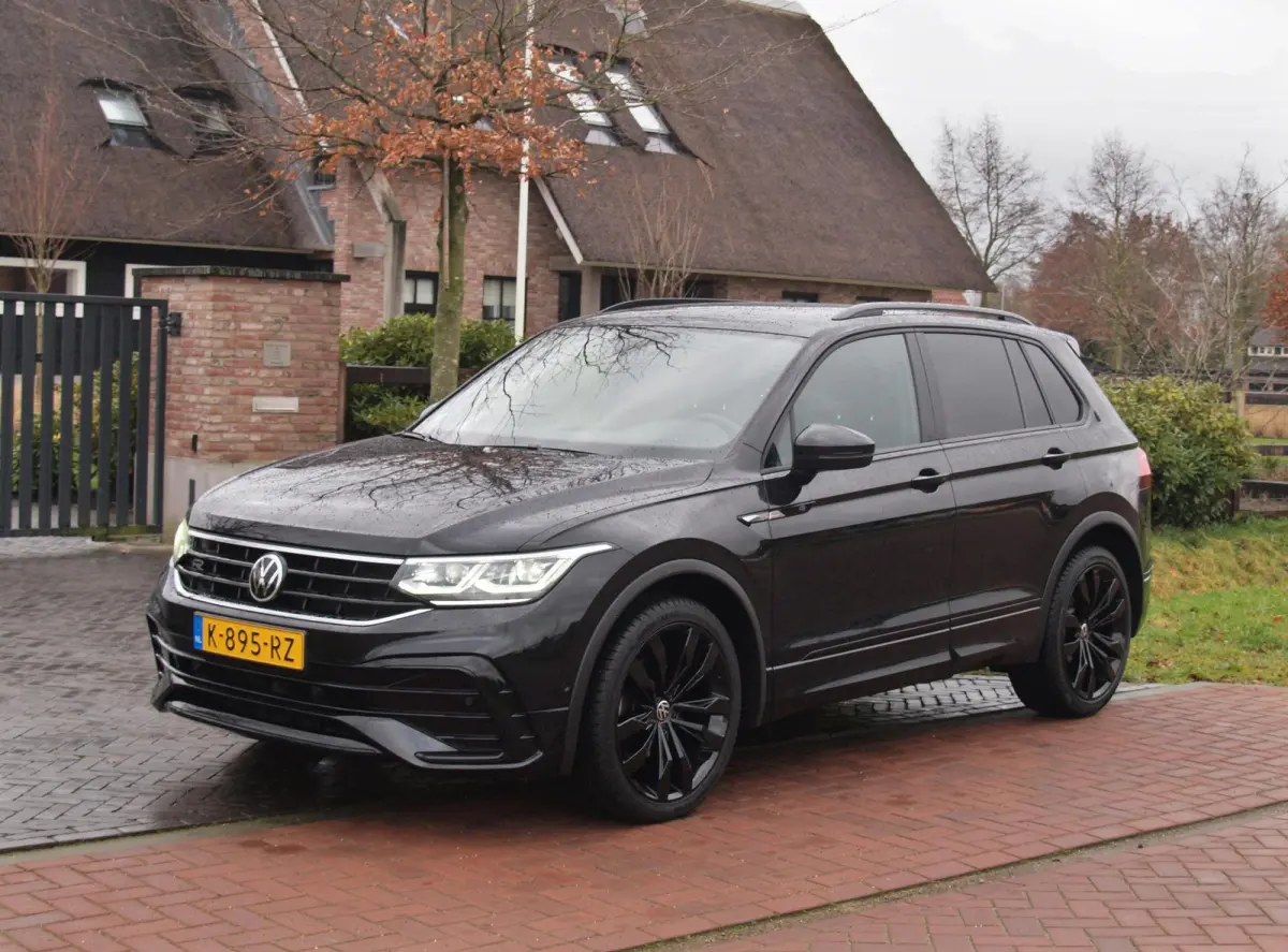 1.5 TSI R-Line Business+ | Black Style | Sfeerverlichting | Leer | Virtual Cockpit | Apple Carplay | NL-Auto |